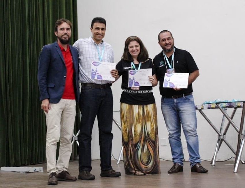 Professor do Câmpus Goiânia do IFG, Eduardo Noronha  ( de camisa xadrez na foto), recebeu prêmio de melhor mentor no Programa Células Empreendedoras 2018.